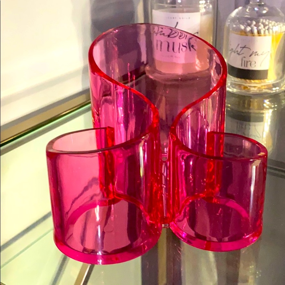 Make up / brush organizer
